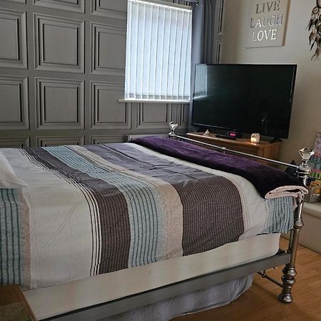 Open Planned Apartment Birkenhead Buitenkant foto
